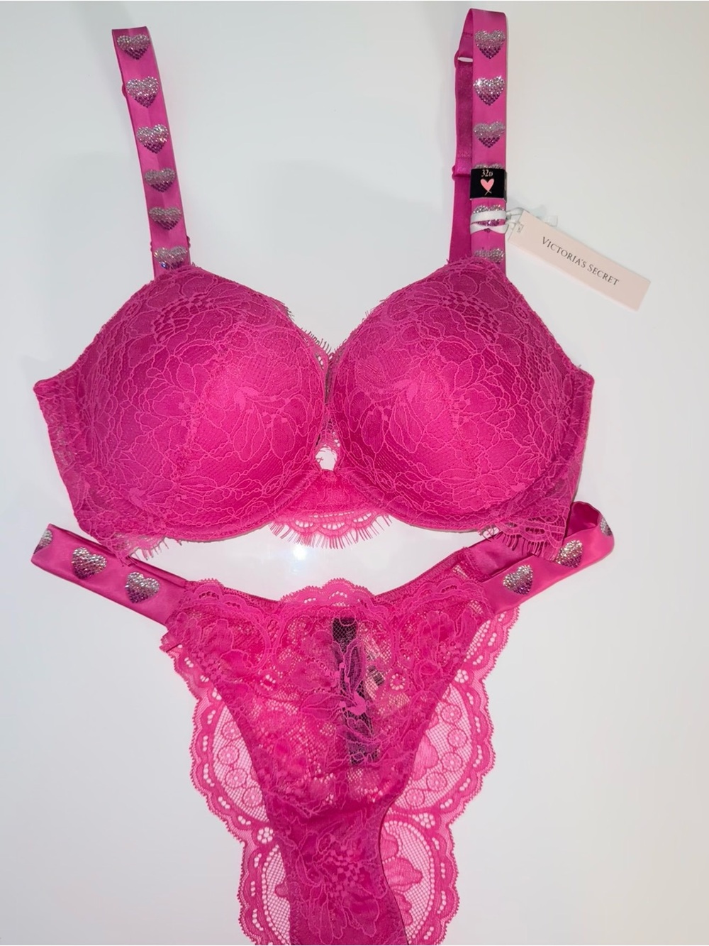 Set of Victoria's Secret Very Sexy Push up Bra Heart Shine Straps 32D/panties Sm